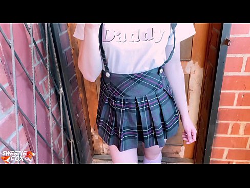 ❤️ Schoolgirl chuqur uning Dick so'radi va sinflar o'rniga fucks. Sifatli pornoda bizda ☑