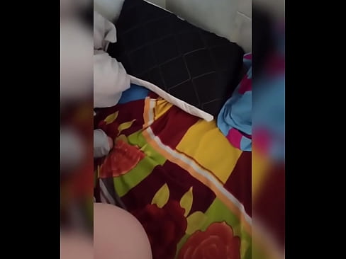 ❤️ Mening xonadoshim uyda yolg'iz qoladi, chunki eri ta'tilga ketadi va men uni sikish va eshagini sut bilan to'ldirish imkoniyatidan foydalanaman Sifatli pornoda bizda ☑